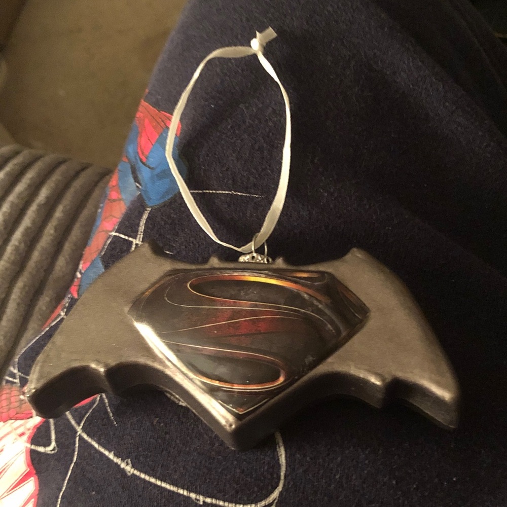 Superman Batman Logo Pendant Necklace - Gunmetal